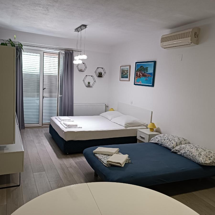 Katrin Apartment Tucepi Bagian luar foto