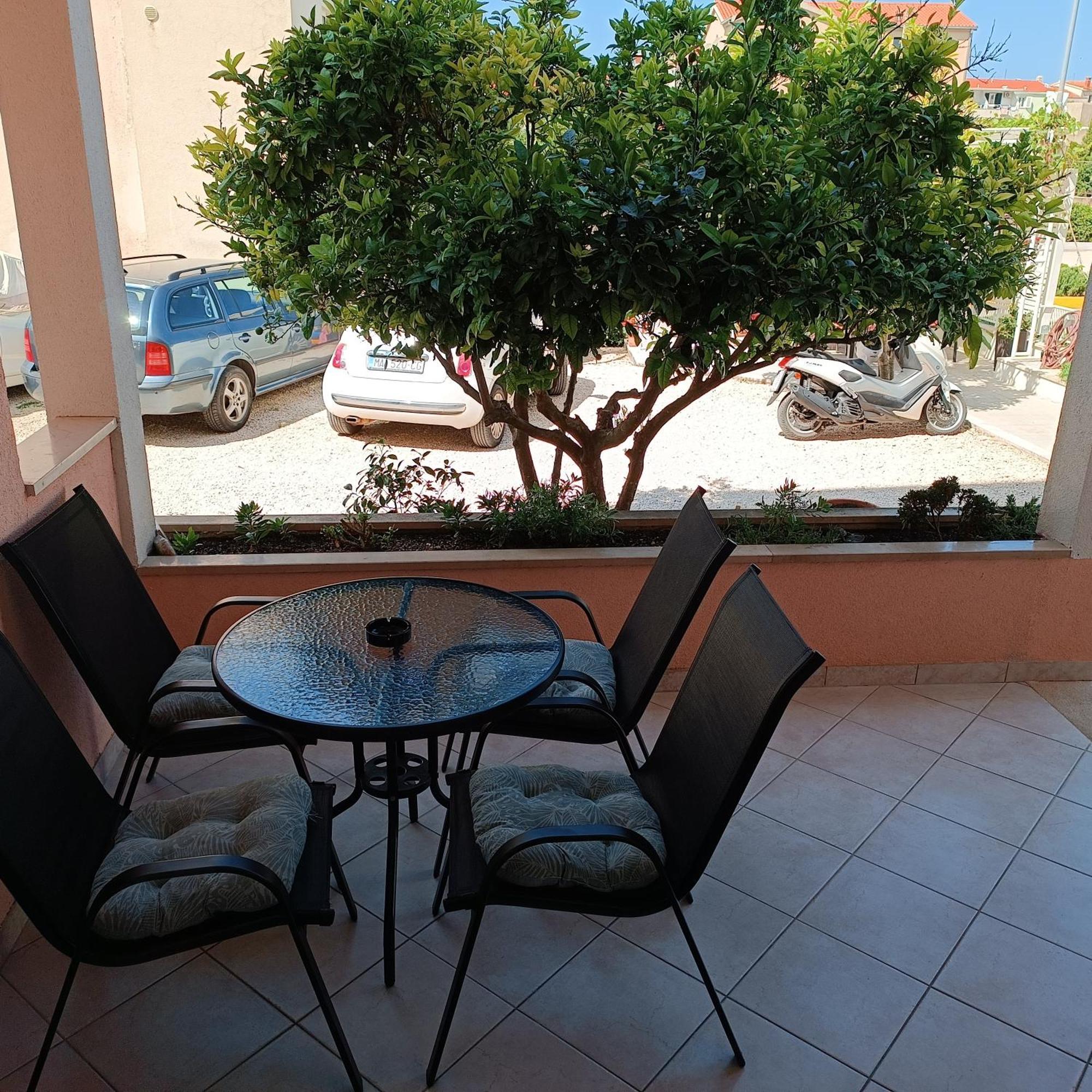Katrin Apartment Tucepi Bagian luar foto