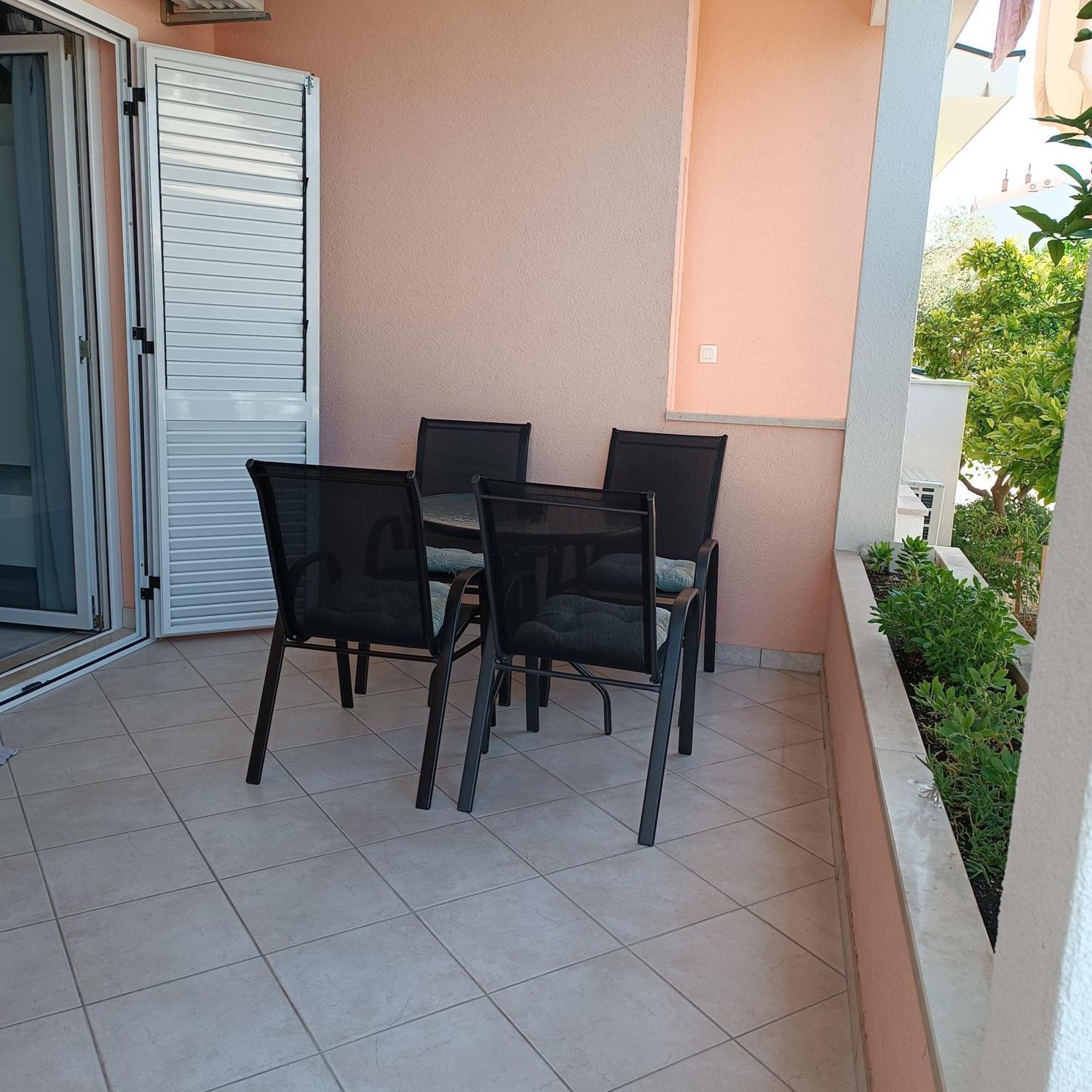 Katrin Apartment Tucepi Bagian luar foto